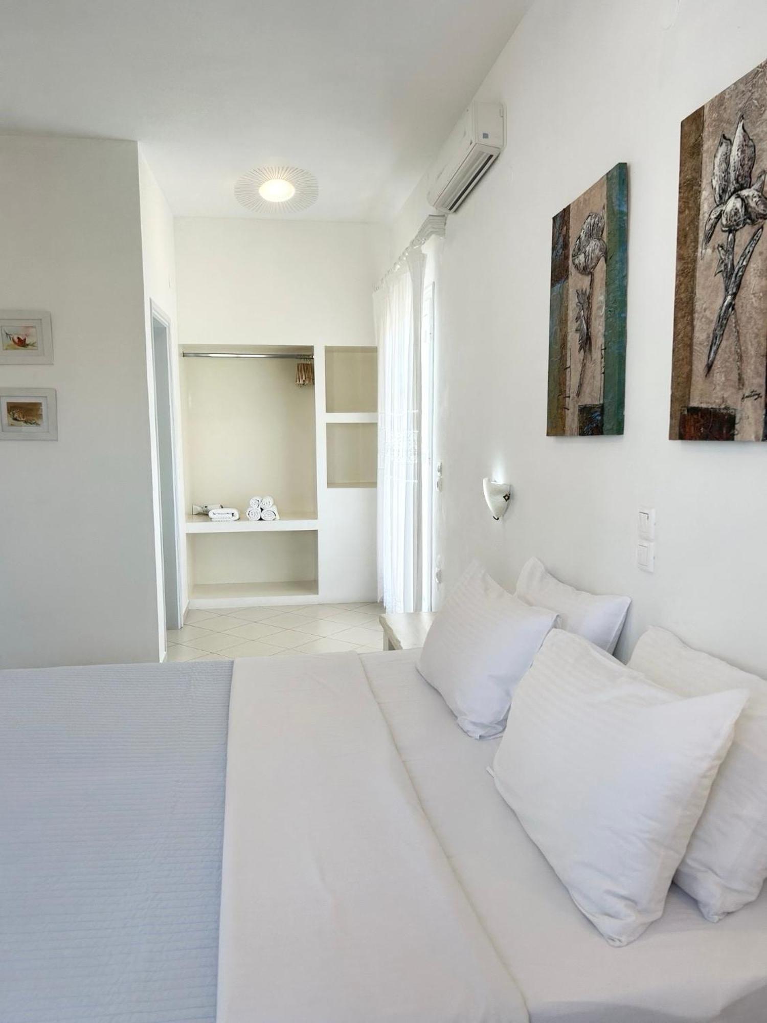Anita Rooms & Suites Milos Adamantas  Екстериор снимка